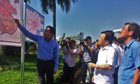越南政府副总理郑庭勇视察龙城机场建设项目