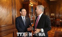 越南政府副总理王庭惠访问智利