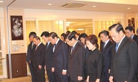 越南驻古巴、日本、新加坡、缅甸、老挝大使馆举行陈大光主席吊唁仪式