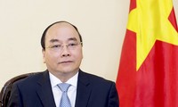 越南政府总理阮春福接受日本媒体采访
