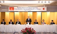 阮春福与日本企业代表举行座谈会