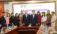 VOV将继续向柬埔寨广播部门提供技术援助