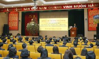 越南政府常务副总理张和平与政府监察总署举行工作会议