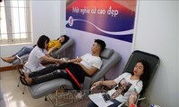越南各地举行响应全民无偿献血日活动