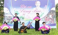 越南民族旅游文化村举行“五月想念胡伯伯”活动