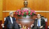 លេខាគណៈកម្មាធិការបក្សទីក្រុងហូជីមិញលោក Nguyen Thien Nhan ទទួលជួបសន្ទនាជាមួយ លោក John Kerry