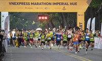 កីឡាកររត់ប្រណាំងជាង ៤.០០០ នាក់ចូលរួមក្នុងកម្មវិធី VnExpress Marathon Imperial Hue ២០២២