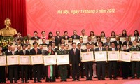 Chủ tịch nước dự Lễ trao Giải thưởng Hồ Chí Minh