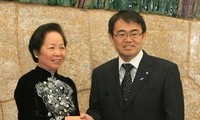 Phó Chủ tịch nước Nguyễn Thị Doan hội kiến Thống đốc tỉnh Aichi, Nhật Bản