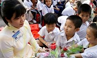 Phát động thi đua chào mừng 30 năm ngày Nhà giáo Việt Nam