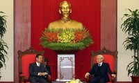 Tổng bí thư Nguyễn Phú Trọng tiếp Phó Thủ tướng CHDCND Lào Somsavat Lengsavad