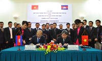 Việt Nam và Campuchia ký kết Hiệp định tương trợ tư pháp dân sự.