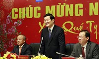 Chủ tịch nước Trương Tấn Sang chúc tết Tập đoàn dầu khí Quốc gia Việt Nam