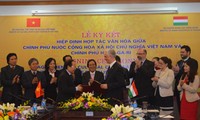 Việt Nam - Hungary ký kết hợp tác về văn hóa 