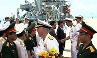 Tàu Hải quân Hoa Kỳ cập Cảng Đà Nẵng 