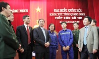 Phó Thủ tướng Chính phủ Phạm Bình Minh tiếp xúc cử tri tỉnh Quảng Ninh