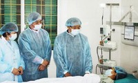 Lãnh đạo Hà Nội đánh giá cao ca ghép thận đầu tiên ở bệnh viện Xanh Pôn