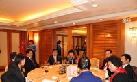 Kỷ niệm 64 năm thiết lập quan hệ ngoại giao Việt-Trung tại Hong Kong, Trung Quốc