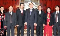 Chủ tịch Mặt trận Tổ quốc Việt Nam thăm Singapore 