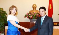 Phó Thủ tướng, Bộ trưởng Ngoại giao Phạm Bình Minh tiếp Đại sứ Armenia