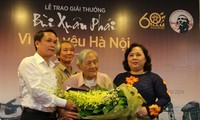 Nhà Hà Nội học 100 tuổi được trao Giải thưởng Lớn - Vì tình yêu Hà Nội 