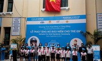 Tập đoàn AIG và Quỹ AIP trao tặng gần 2000 mũ bảo hiểm cho học sinh