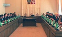 Đoàn đại biểu cấp cao Quốc hội Việt Nam thăm làm việc CH Séc