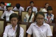 Thành phố Hồ Chí Minh trao học bổng cho học sinh có hoàn cảnh khó khăn, khuyết tật
