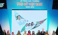 Trao Giải thưởng Phụ nữ Việt Nam năm 2014 