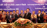 Việt Nam giúp Lào xây dựng các tuyến giao thông quan trọng