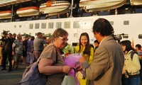 Hơn 2.500 khách du lịch nước ngoài đến Huế bằng đường biển qua cảng Chân Mây
