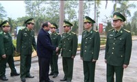 Phó Thủ tướng Nguyễn Xuân Phúc kiểm tra công tác chuẩn bị Tết tại thành phố Móng Cái 