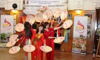 Giao lưu văn hoá "Nối vòng tay lớn" Việt - Séc 