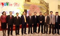 Chủ tịch Quốc hội Nguyễn Sinh Hùng chúc Tết đầu xuân 2015