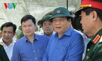 Phó Chủ tịch Quốc hội Huỳnh Ngọc Sơn khảo sát đường Trường Sơn Đông 