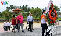Đoàn đại biểu hữu nghị Venezuela thăm quê hương liệt sĩ Nguyễn Văn Trỗi