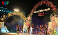 Đêm công diễn Liên hoan dân ca Việt Nam năm 2015 khu vực Tây Nguyên