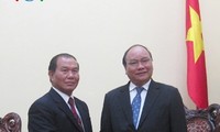 Phó Thủ tướng Nguyễn Xuân Phúc tiếp Bộ trưởng Bộ Nội vụ Lào