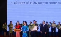 Phó Thủ tướng Nguyễn Xuân Phúc trao giải thưởng “Thương hiệu vàng thực phẩm Việt Nam”