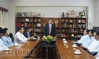 Bộ trưởng Bộ Quốc phòng Phùng Quang Thanh thăm Đại sứ quán Việt Nam tại Ấn Độ 