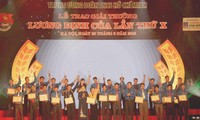 150 thanh niên nông thôn tiêu biểu nhận giải thưởng Lương Định Của lần thứ 10 năm 2015