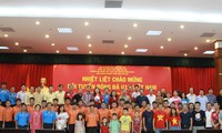 Đội  tuyển U19 Việt Nam thăm Đại sứ quán Việt Nam tại Lào