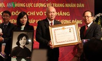 Truy tặng danh hiệu Anh hùng Lực lượng vũ trang nhân dân cho bà Võ Thị Thắng   