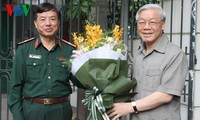 Tổng Bí thư Nguyễn Phú Trọng thăm và chúc mừng báo Quân đội nhân dân