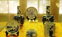 Triển lãm hiện vật về ca Huế và đồ sứ ký kiểu thời Nguyễn
