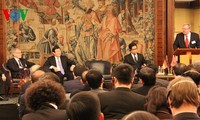 Chủ tịch nước Trương Tấn Sang dự Diễn đàn Doanh nghiệp Việt– Đức và kết thúc thăm Đức