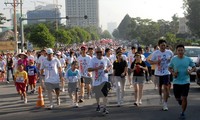 Hơn 18.000 người tham gia chạy bộ từ thiện Terry Fox 2015