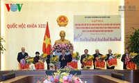 Chủ tịch Quốc hội Nguyễn Sinh Hùng gặp mặt các đại biểu Quốc hội chuyên trách qua các thời kỳ 