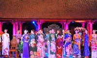 Đêm nghệ thuật áo dài tôn vinh vẻ đẹp người phụ nữ Việt Nam 