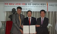 Công ty Kumho Tire tiếp tục tài trợ cho Hội người Việt Nam tại Hàn Quốc 